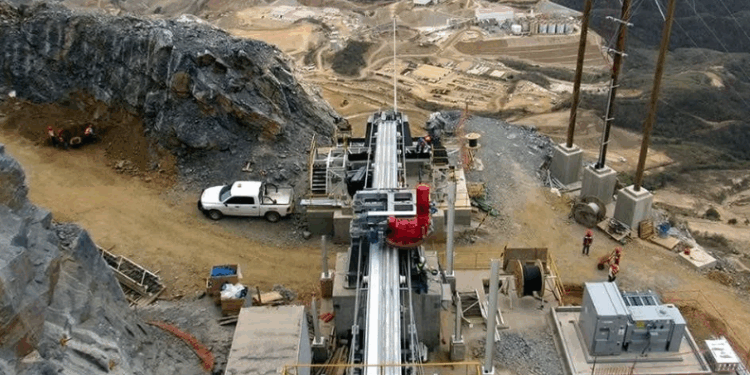 Pide Presidenta a mineras de Canadá cumplir con normas ambientales 