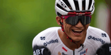 Isaac del Toro remonta y conquista la Vuelta a Burgos