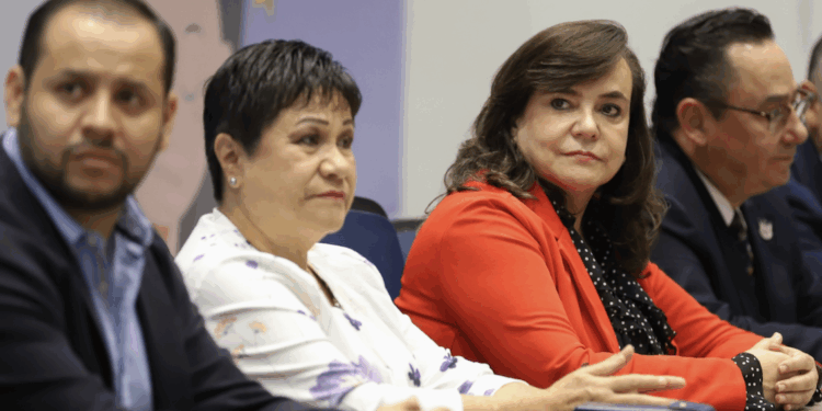 Instala UAQ cinco salas de lactancia y primer Centro Recolector de Leche Humana