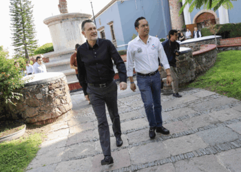 Entrega capital 162 becas a jóvenes en el programa “Vive México”