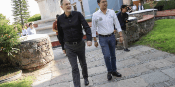 Entrega capital 162 becas a jóvenes en el programa “Vive México”