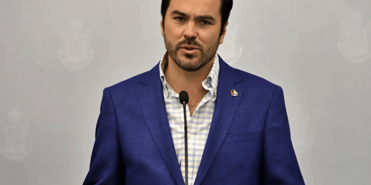 Se suman alcaldes al decreto de Kuri