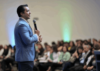 Se suman alcaldes al decreto de Kuri