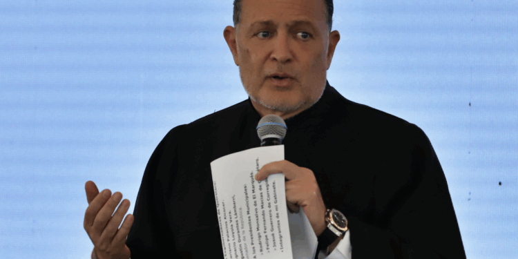 Pide Kuri replicar decreto contra apología del narco