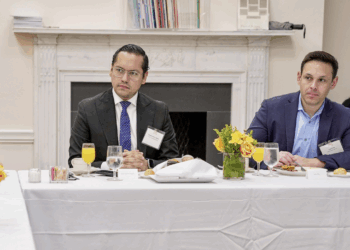 Lanza Felifer Macías nueva marca Querétaro La Capital