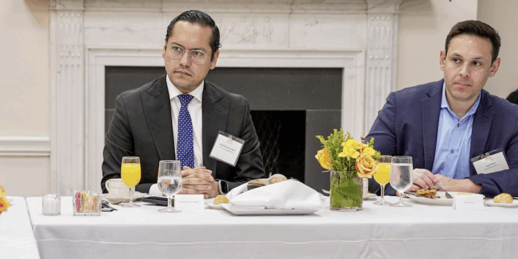 Lanza Felifer Macías nueva marca Querétaro La Capital