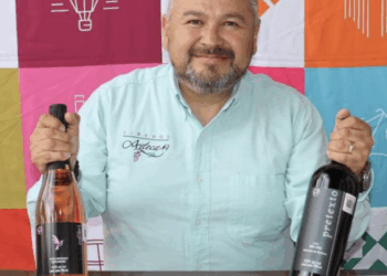 Dan último adiós familiares y amigos a Matías Gómez