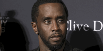 Denuncia Diddy comida “con gusanos”