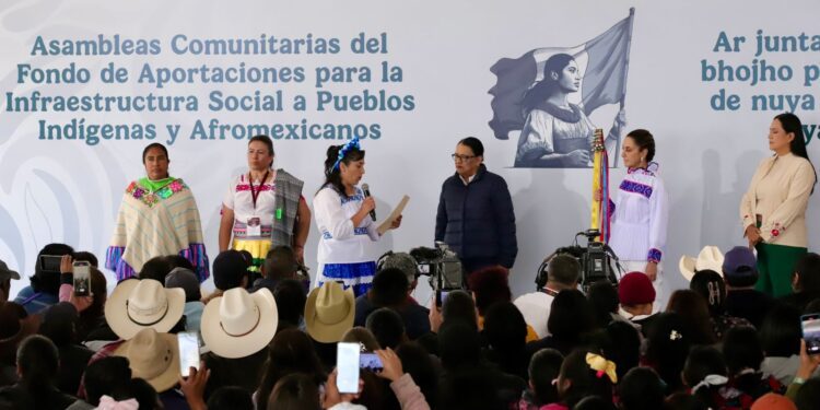 Claudia Sheinbaum visita Amealco para entregar recursos a pueblos originarios