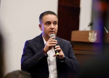 REGRESAN ANTROS A HORARIO DE 3:00 AM