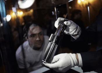 Sable de Darth Vader, el casco de Sauron o la varita de Harry Potter, a subasta en EU