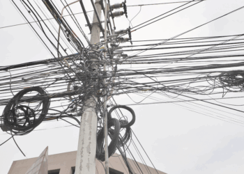 Retiran 8.9 toneladas de cable