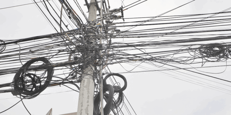 Retiran 8.9 toneladas de cable