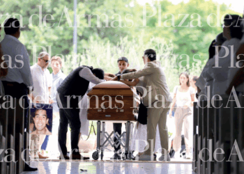 Dan último adiós familiares y amigos a Matías Gómez