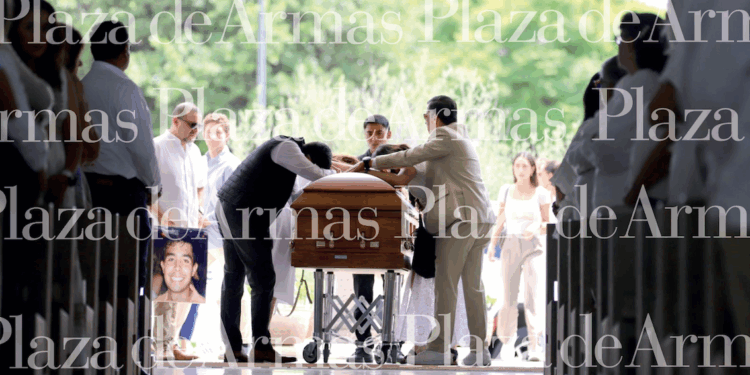 Dan último adiós familiares y amigos a Matías Gómez