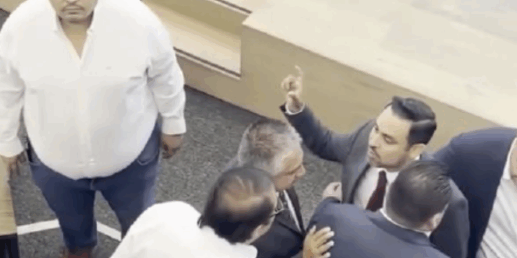 Incidente en el Congreso del Estado