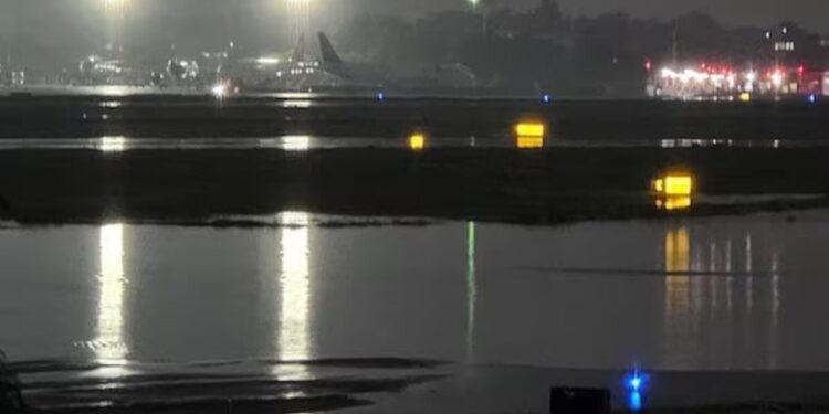 Lluvias intensas paralizan vuelos y mantienen alertas en CDMX