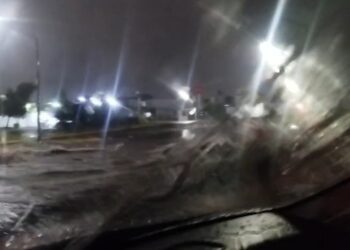 Cae fuerte lluvia en Corregidora