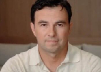 No vuelvo solo, vuelve el grito de todo un País: Checo