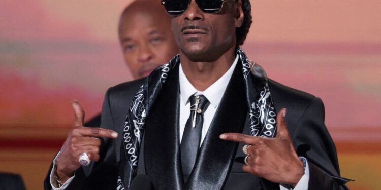 Critica Snoop Dogg inclusión LGBTQ+ en cintas infantiles