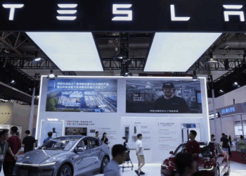 Aprueba Tesla 29 mmdd en acciones a Musk