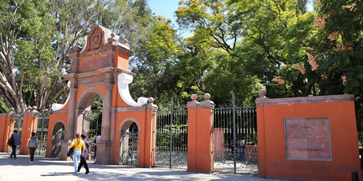 Analizan ampliar horario de la Alameda Hidalgo