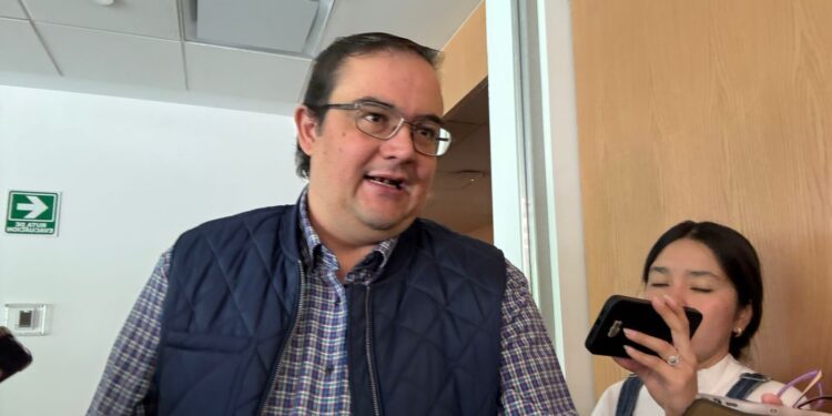 Pide Memo Vega que diputados legislen en otros temas