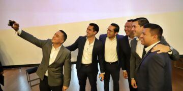 Firman alcaldes apoyo a decreto