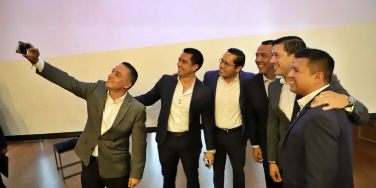 Firman alcaldes apoyo a decreto