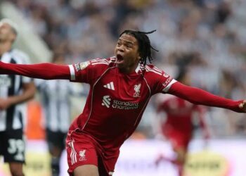 Liverpool batalla para vencer al Newcastle