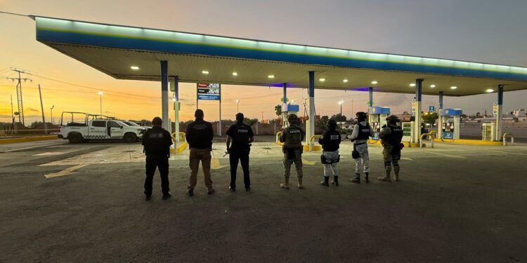 Decomisa FGR huachicol en San Juan y Pedro Escobedo