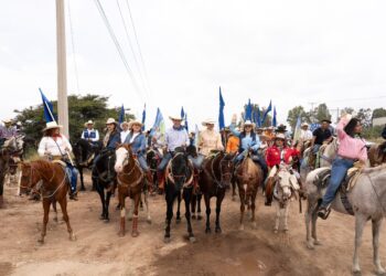 Rodrigo Monsalvo encabezó la tradicional cabalgata