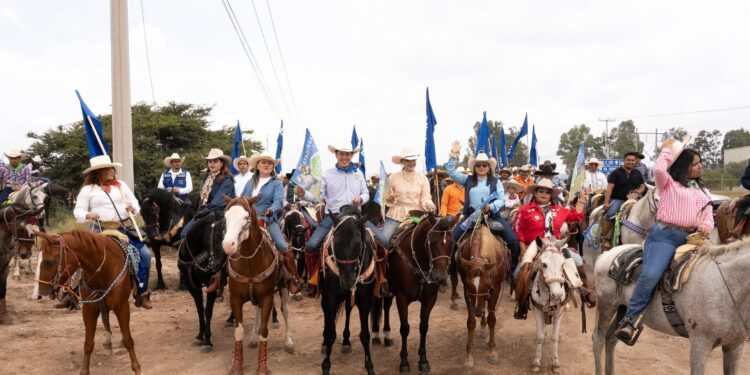 Rodrigo Monsalvo encabezó la tradicional cabalgata