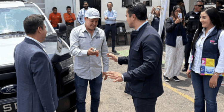 Anuncian segunda etapa de becas; incluirán universidades privadas