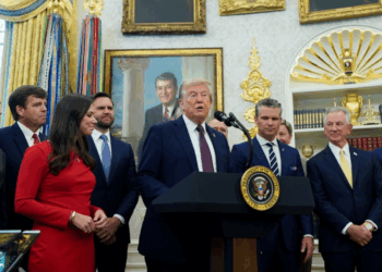 Trump confirma que 11 “terroristas” del Tren de Aragua fueron eliminados en ataque a barco