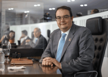 Reponen 235 juegos de placas tras las lluvias