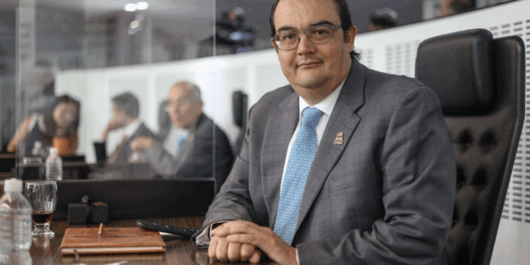 Reponen 235 juegos de placas tras las lluvias