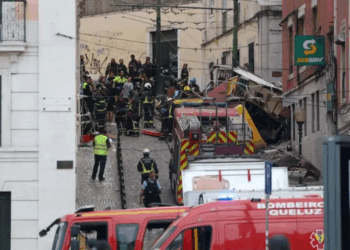 Se descarrila vehículo del Elevador da Glória de Lisboa; hay al menos 15 muertos