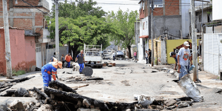 Avanza la reparación de las calles dañadas por lluvias en Peñuelas
