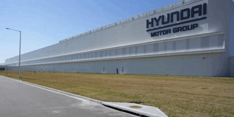 Confirman 23 mexicanos detenidos en redada en Georgia