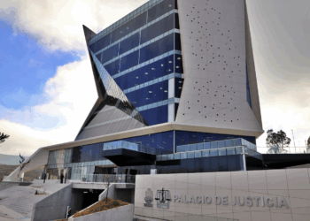 Celebra 20 años Bachilleres UAQ