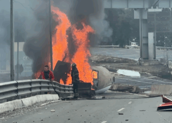 Sube a tres muertos y 70 lesionados el saldo por la explosión de la pipa