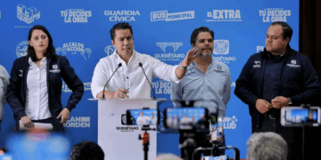 Entregan más de 15 millones de pesos en apoyos económicos