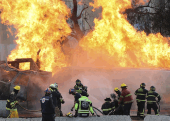 Suman 8 muertos por explosión de pipa; siguen 67 en hospital