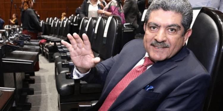 Hospitalizan al diputado morenista Manuel Espino