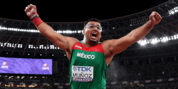 Uziel Muñoz hace historia y gana la plata en el Mundial de Atletismo en Tokio