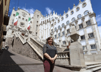 Celebra Kuri nueva Universidad y pide más bachilleratos