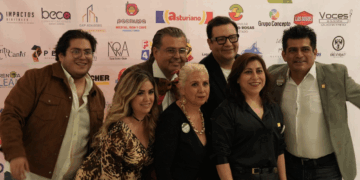 Brinda apoyo a familias de víctimas del accidente en la carretera a Bernal