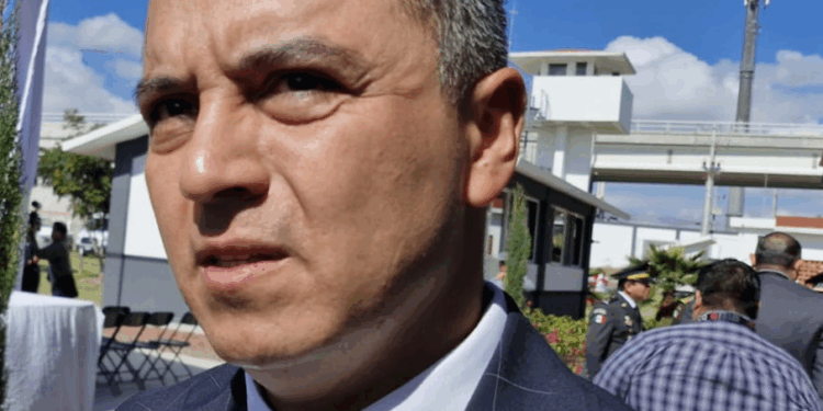 Brinda apoyo a familias de víctimas del accidente en la carretera a Bernal