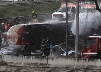 Suman 15 muertos por explosión en Iztapalapa